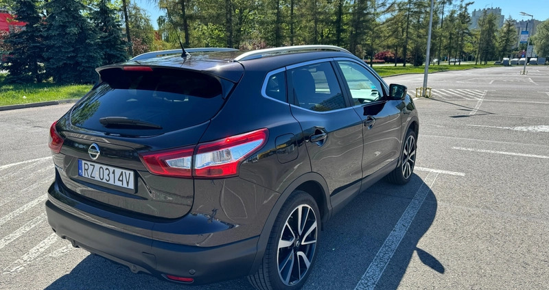 Nissan Qashqai cena 59000 przebieg: 102500, rok produkcji 2014 z Rzeszów małe 596